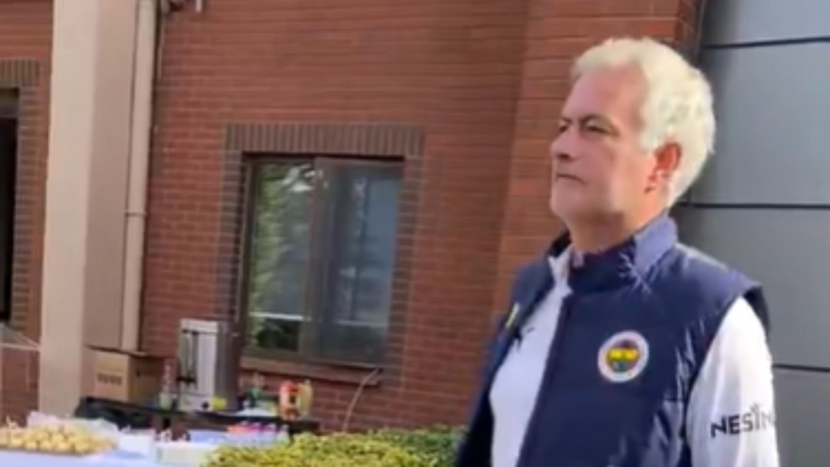 Fenerbahçe’de Jose Mourinho sakatlandı! Viral olan görüntüler…