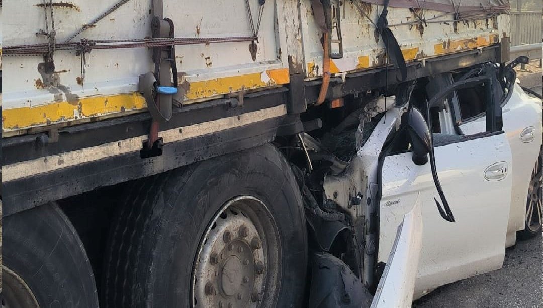 TIR’a arkadan ok gibi saplandı