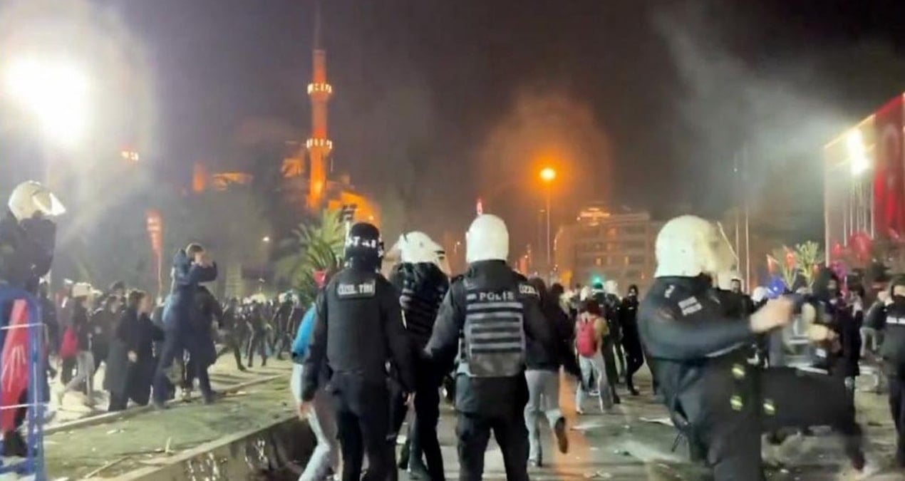 Tutuklu üç öğrenci tahliye edildi